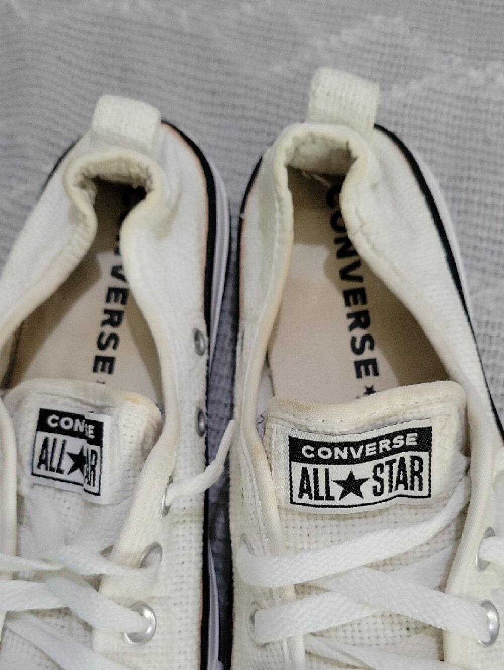 Converse White Low Top Canvas Sneakers Easy On Heel, Womens Size 8 - Picture 4 of 9